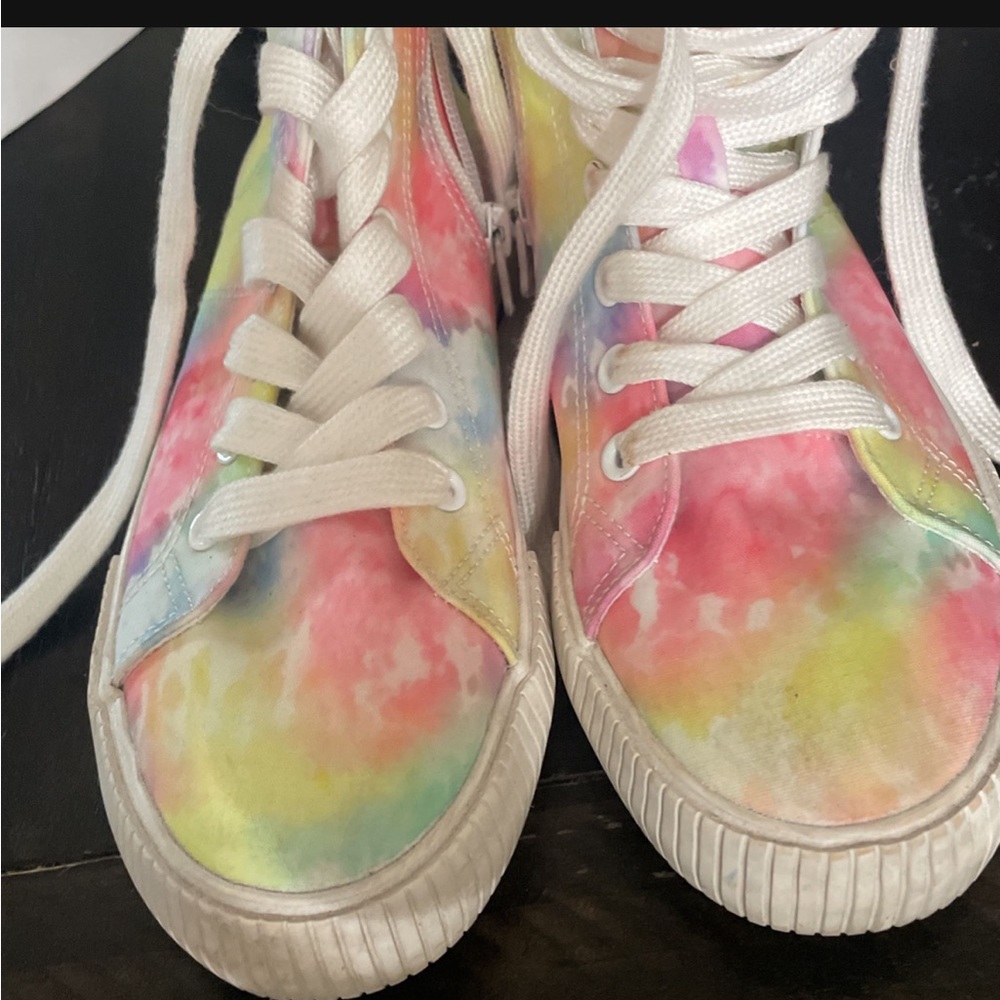 Girls sneakers cat and jack size 3